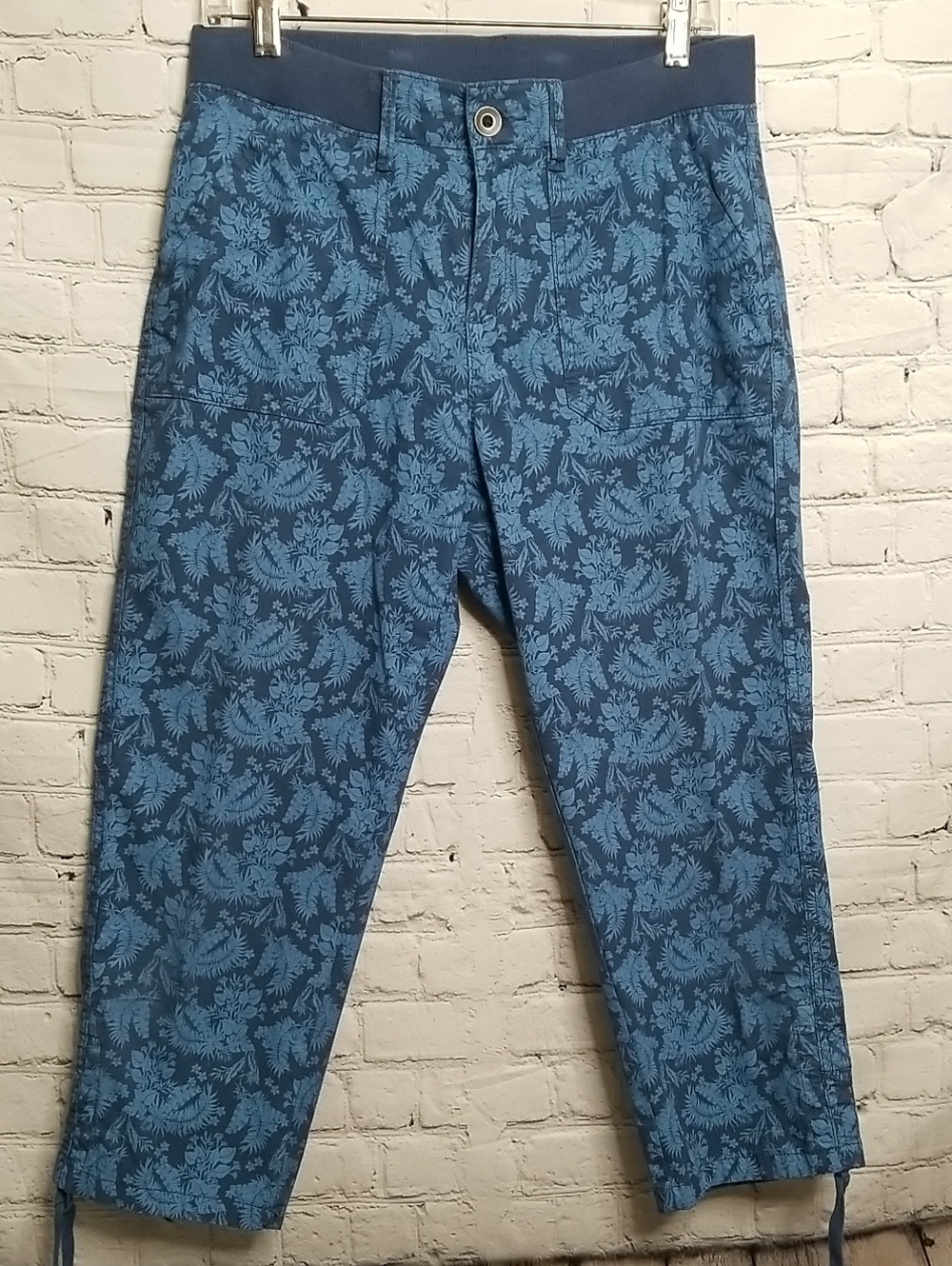 Style & Co. womens pants size 6 large front pockets dark/light blue EUC